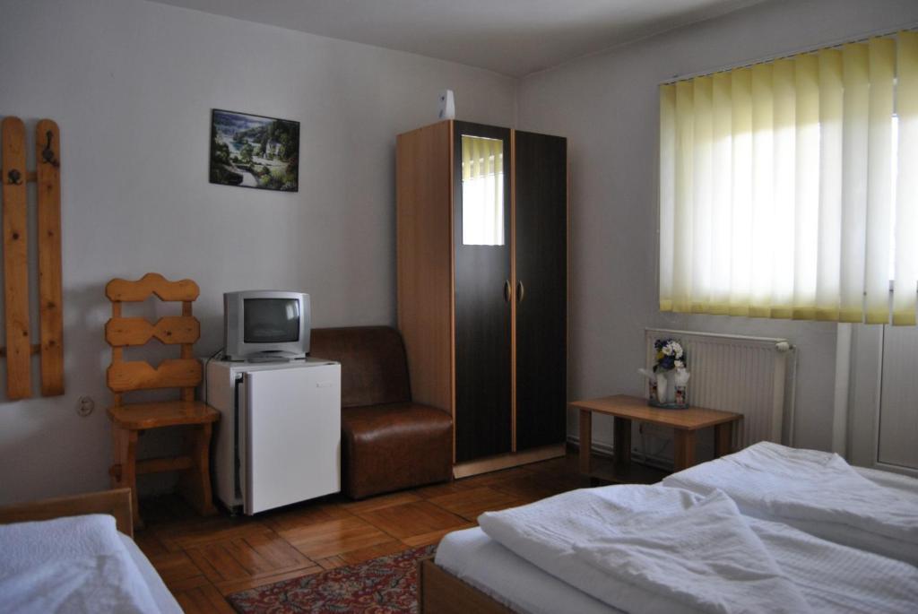 Cabana Popasul Haiducilor Petroşani エクステリア 写真